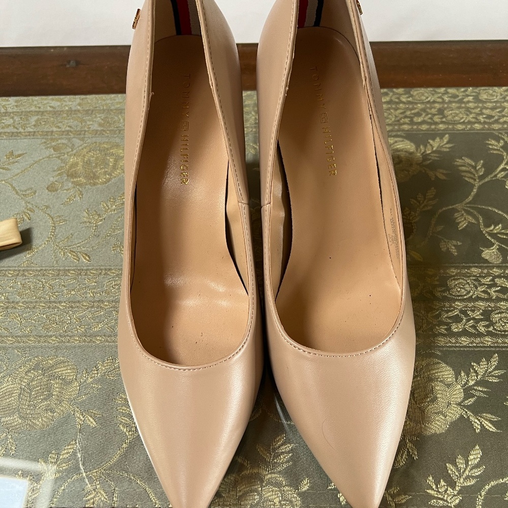 Ladies Heels sz 9.5